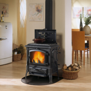 La Nordica Isetta Con Cerchi 4.0 - valurautakamiina keittolevyllä