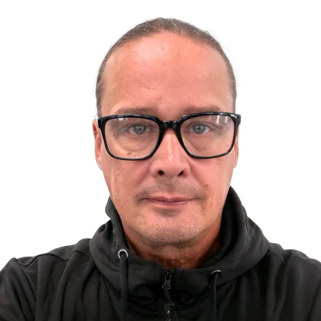 Yhteyshenkilöt - Takkahuone Turku - Marko Piilola - Takkauunit.fi - 2026